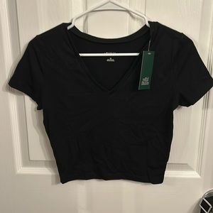 Black v-neck tshirt